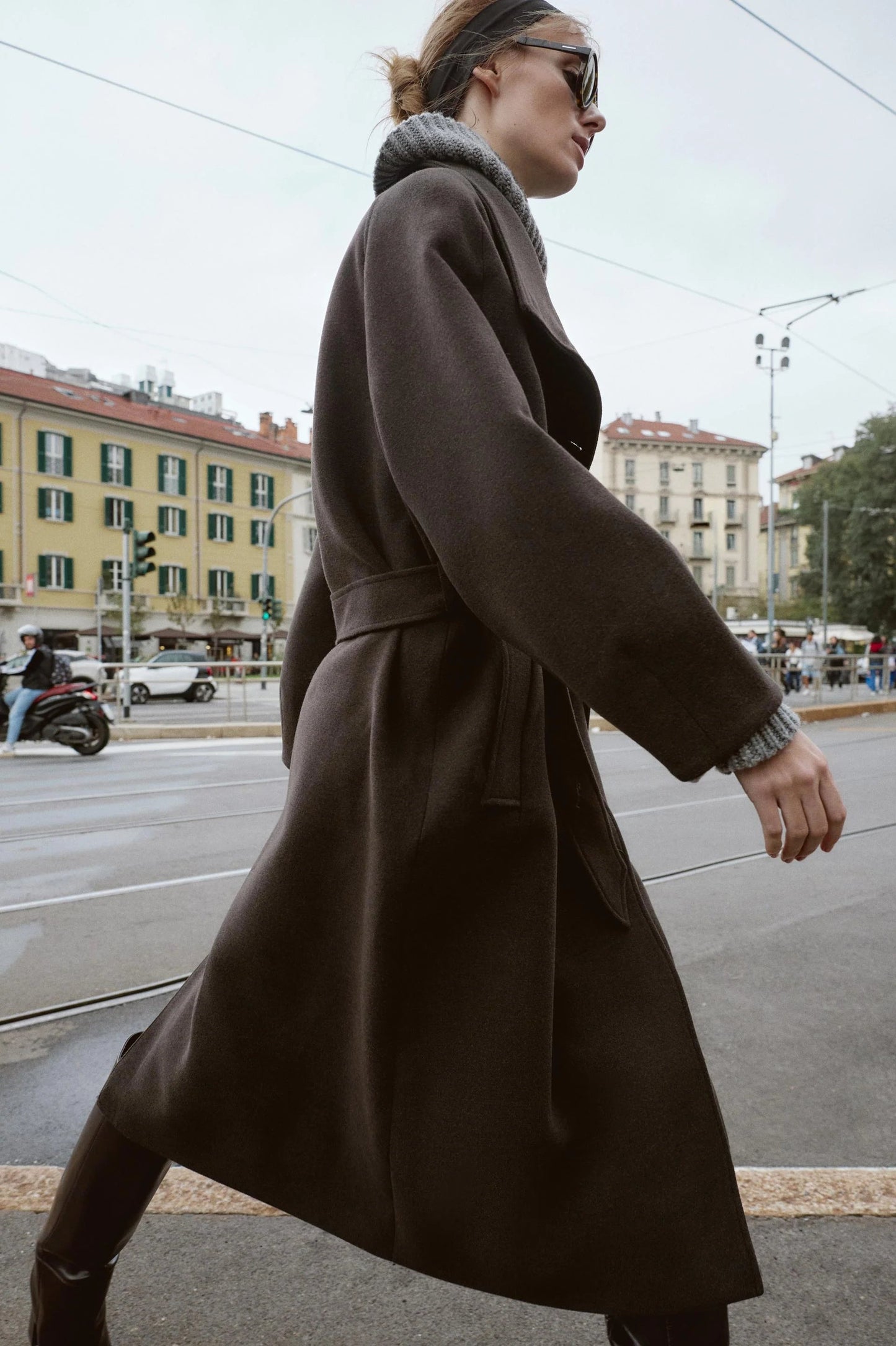 Vellora™ Wool Coat — Sculpt Your Silhouette with Effortless, Weightless Warmth