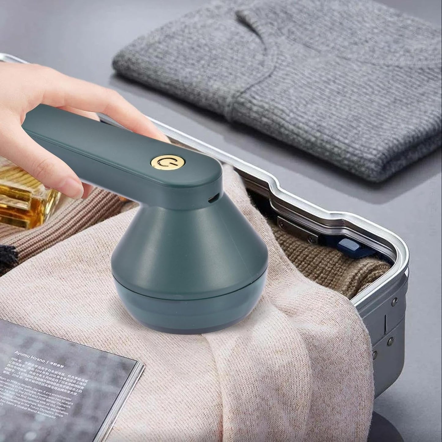 LintMaster Pro™ — Instantly revive your wardrobe and own every room with flawless, fuzz-free confidence