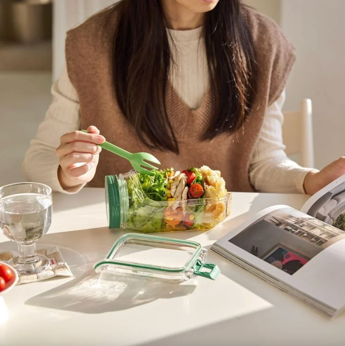 FreshForge™ Meal Pod — Feast on Crunchy, Splash-Free Freshness Wherever Life Takes You