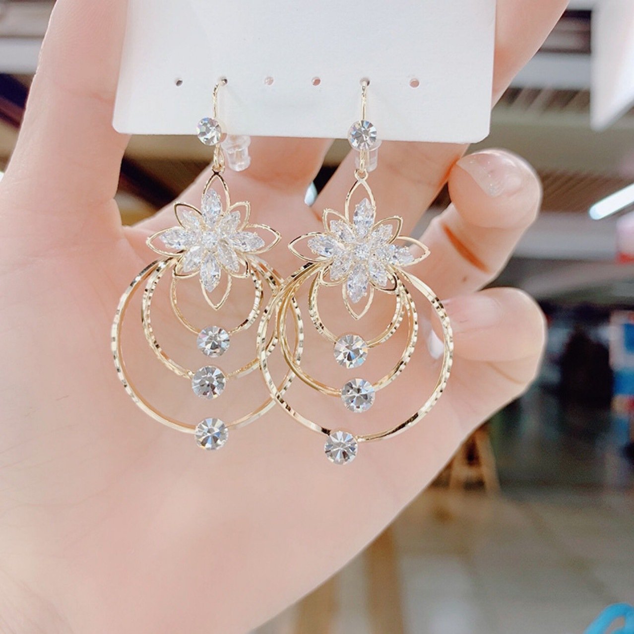 RadianceShift™ — Unleash Irresistible Confidence with Every Sparkle