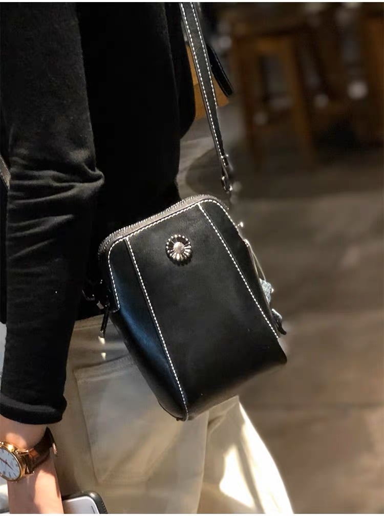 StrideAura™ — Unlock Hands-Free Freedom with Sleek, Effortless Style
