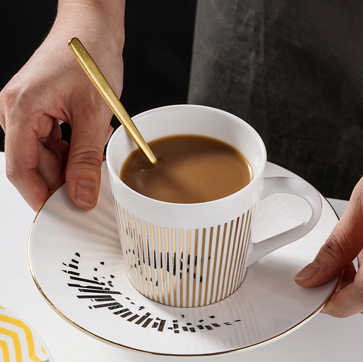 LumaRise™ Cup — Ignite Your Creativity and Elevate Every Coffee Break with Hypnotic Light and Luxurious Comfort