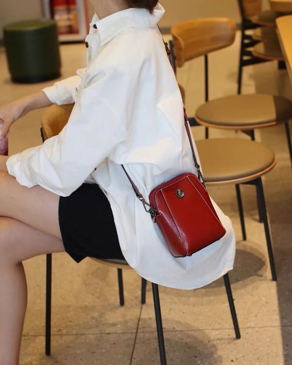 StrideAura™ — Unlock Hands-Free Freedom with Sleek, Effortless Style