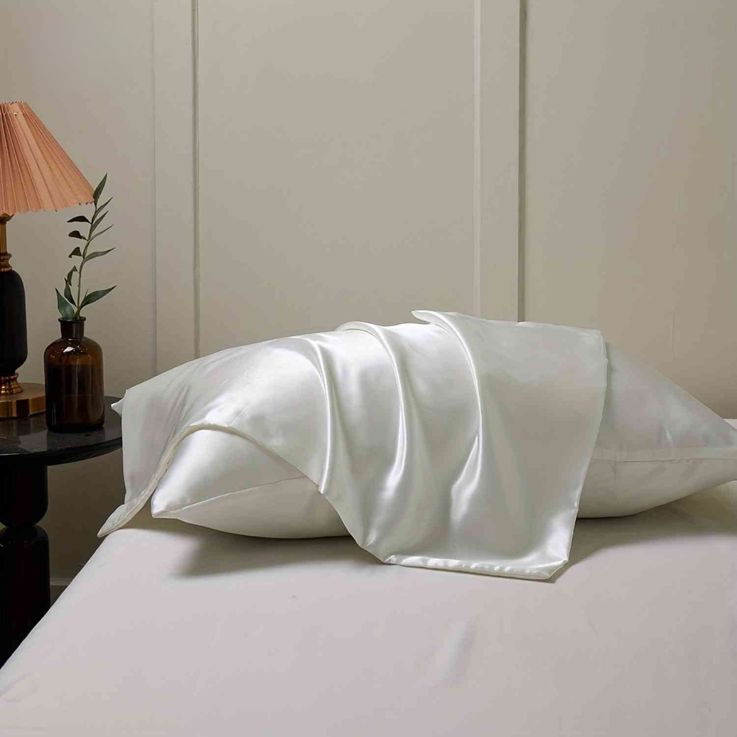 LuminaSilk™ — Transform Your Sleep into a Beauty Ritual for Silky Hair and Radiant Skin