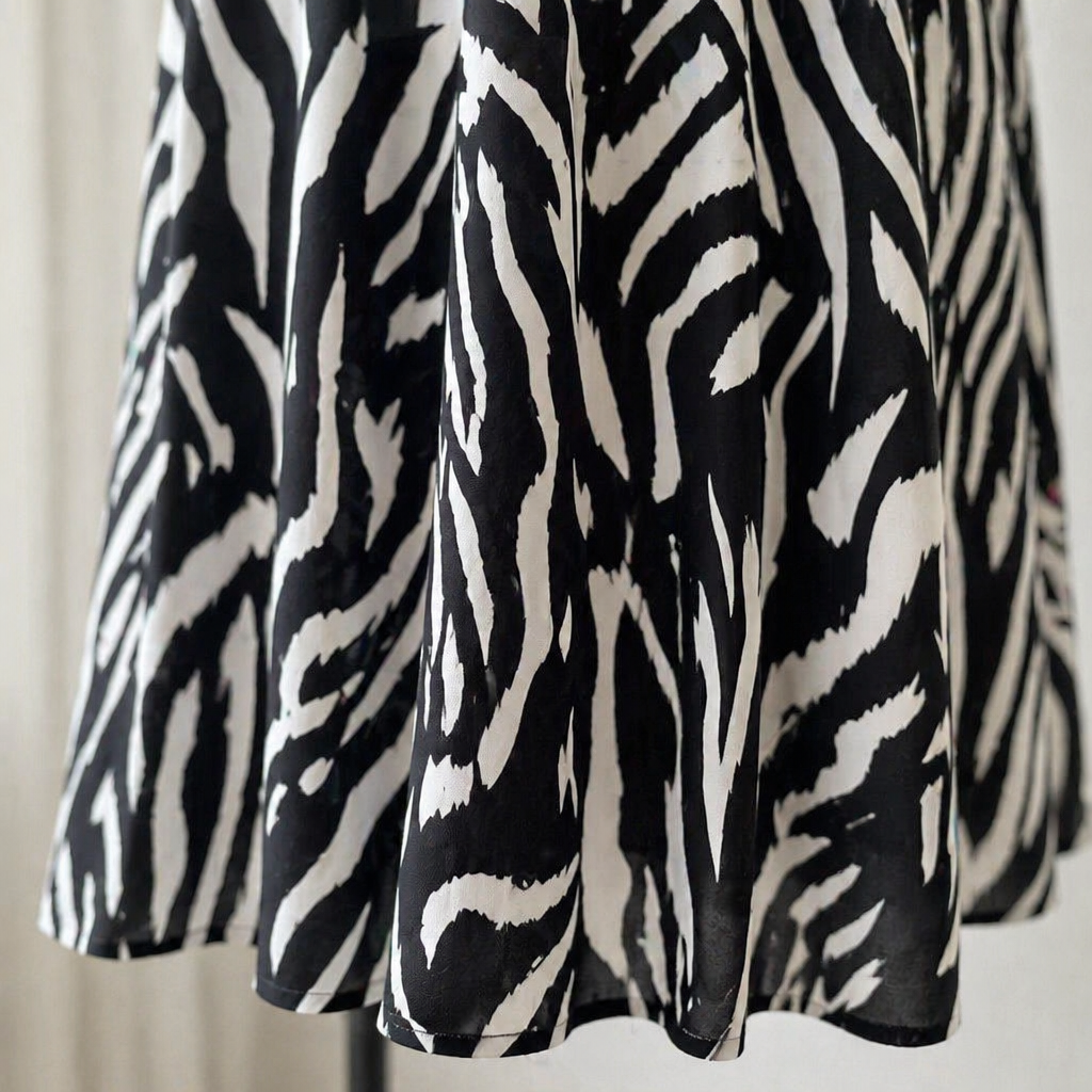 LuxeMosaic™ – Flowy Two-Tone Maxi Dress with Zebra Print Skirt