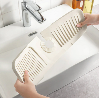 HydraDry™ Silicone Drying Mat — Transform Your Kitchen with Spotless Counters and Lightning-Fast Drying